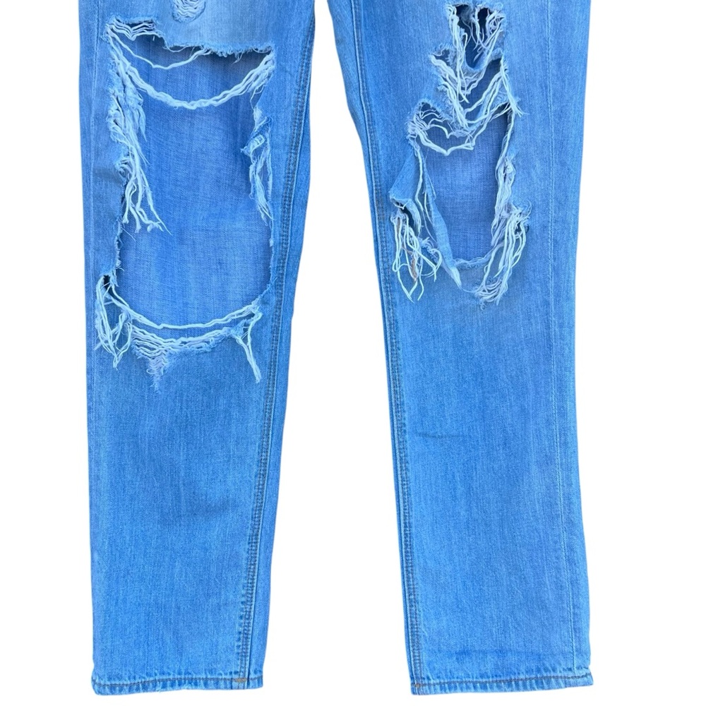 AE | Ultimate Distressed Jean | 10 - Picture 4 of 12